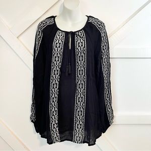 Old Navy Black Jack Embroidered Split-Neck Boho Long Sleeve Swing Blouse, Medium